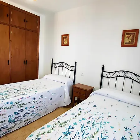 Con Piscina Y Jardin Privado No Aceptamos Grupos De Jovenes * Conil De La Frontera