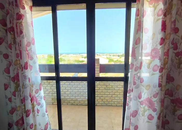 Con Piscina Y Jardin Privado No Aceptamos Grupos De Jovenes Conil De La Frontera