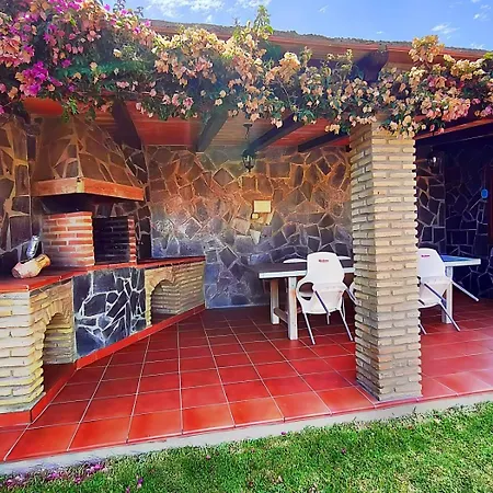 Con Piscina Y Jardin Privado No Aceptamos Grupos De Jovenes