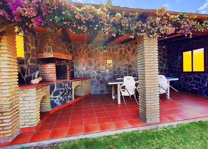 Con Piscina Y Jardin Privado No Aceptamos Grupos De Jovenes
