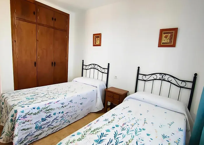 Con Piscina Y Jardin Privado No Aceptamos Grupos De Jovenes * Conil De La Frontera